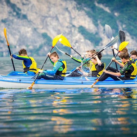 Appartamenti Vasco Renna Surf Center Torbole Sul Garda Ngoại thất bức ảnh