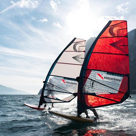 Appartamenti Vasco Renna Surf Center Torbole Sul Garda Ngoại thất bức ảnh