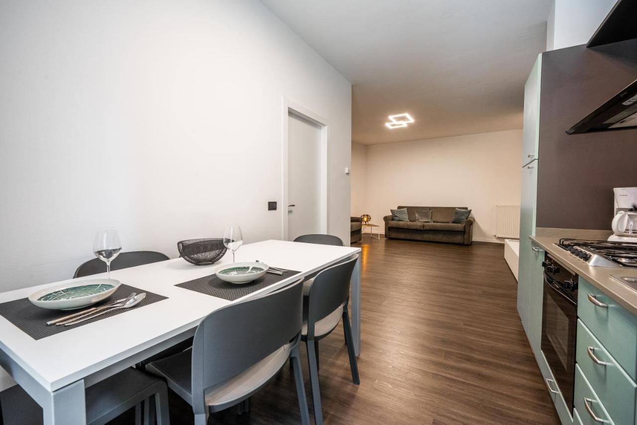 Appartamenti Vasco Renna Surf Center Torbole Sul Garda Ngoại thất bức ảnh