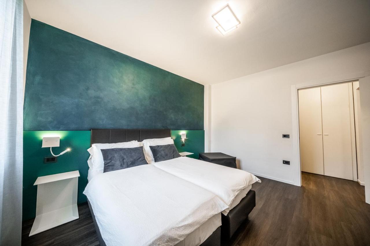 Appartamenti Vasco Renna Surf Center Torbole Sul Garda Ngoại thất bức ảnh