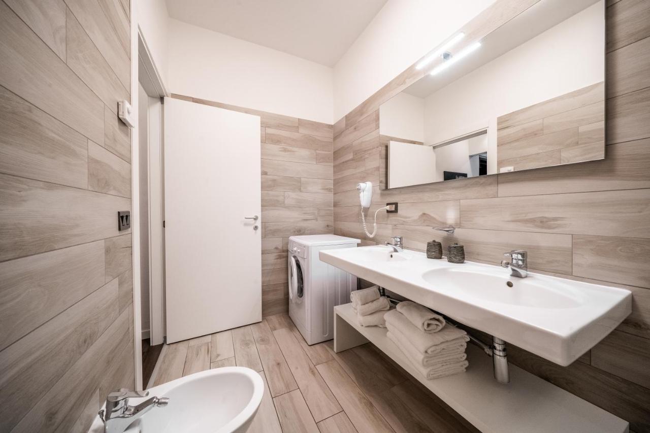 Appartamenti Vasco Renna Surf Center Torbole Sul Garda Ngoại thất bức ảnh