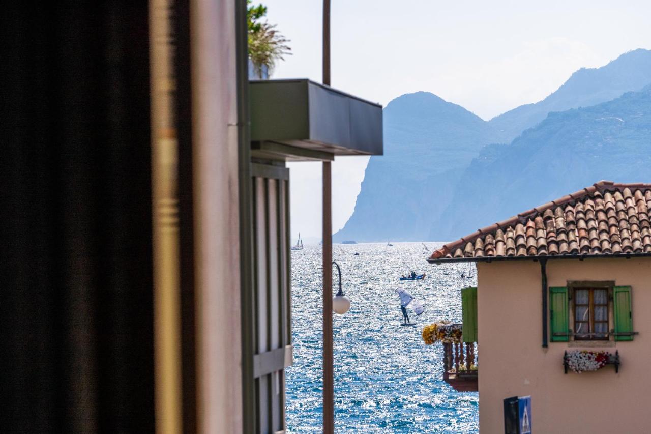 Appartamenti Vasco Renna Surf Center Torbole Sul Garda Ngoại thất bức ảnh